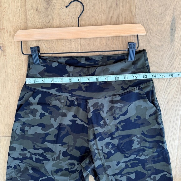 Camo Jogger Style Leggings – Stretch Athleisure Pants – Size Small - Picture 7 of 10
